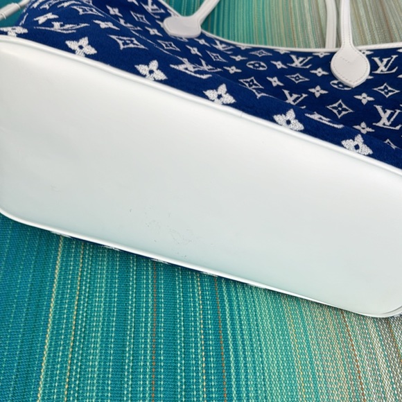 Louis Vuitton Jacquard Velvet Monogram LV Match Neverfull MM Bleu - Picture 5 of 5